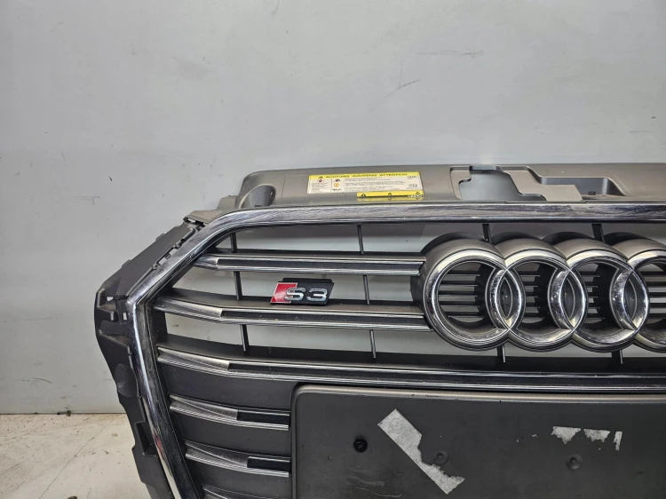 GRILL ATRAPA CHŁODNICY AUDI S3 A3 8V 8V3853651AC