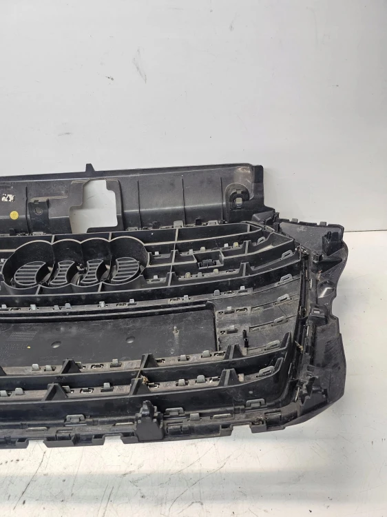 GRILL ATRAPA CHŁODNICY AUDI S3 A3 8V 8V3853651AC