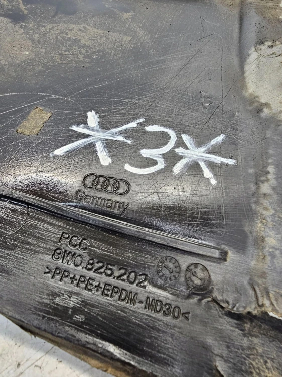 OSŁONA PODWOZIA PRZÓD AUDI A4 B9 8W0825202 *3*