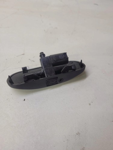 DYSZA SPRYSKIWACZA PRAWA AUDI A4 B9 8W0955988A