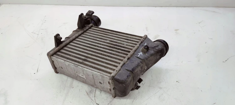 CHŁODNICA INTERCOOLER AUDI A4 B7 8E0145805AA
