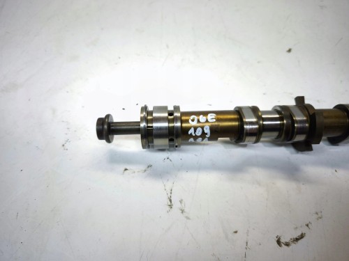 WAŁEK ROZRZĄDU SSĄCY AUDI A4 B7 A6 C6 3.2 FSI 06E109101AM
