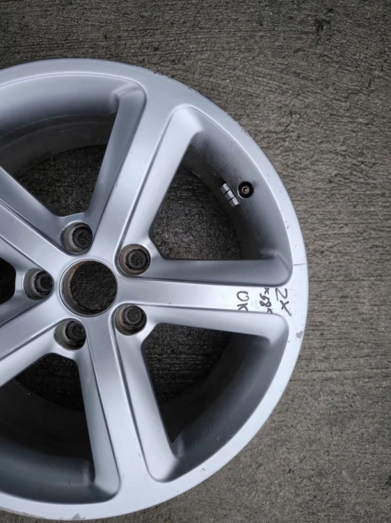 FELGA ALUMINIOWA AUDI A3 A4 A6 VW SKODA7.5J R17 ET43 8E0601025AQ Z*58* OK
