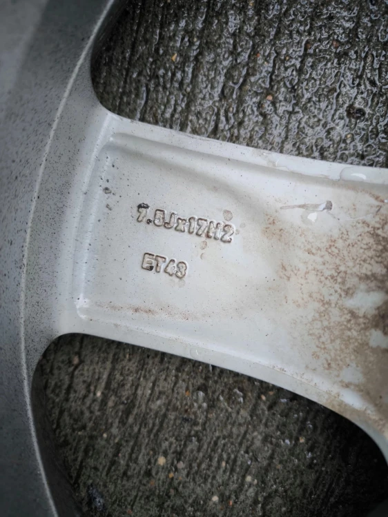 FELGA ALUMINIOWA AUDI A3 A4 A6 VW SKODA7.5J R17 ET43 8E0601025AQ Z*58* OK