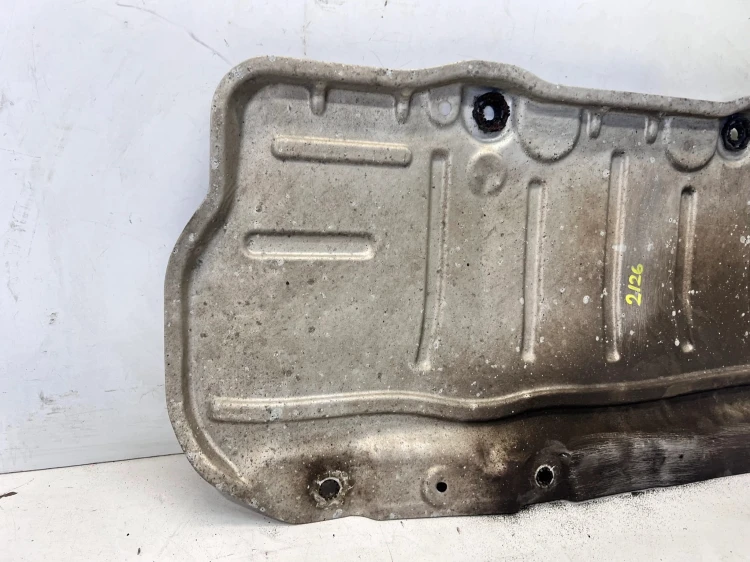 OSŁONA TERMICZNA PODWOZIA AUDI A3 8V A3 8Y SPORTBACK 5Q0825701E 2/26