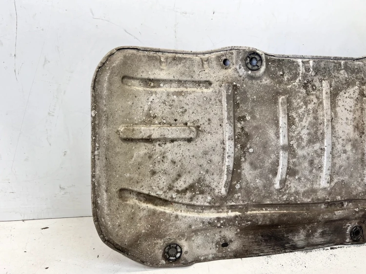 OSŁONA TERMICZNA PODWOZIA AUDI A3 8V A3 8Y SPORTBACK 5Q0825701E 2/26