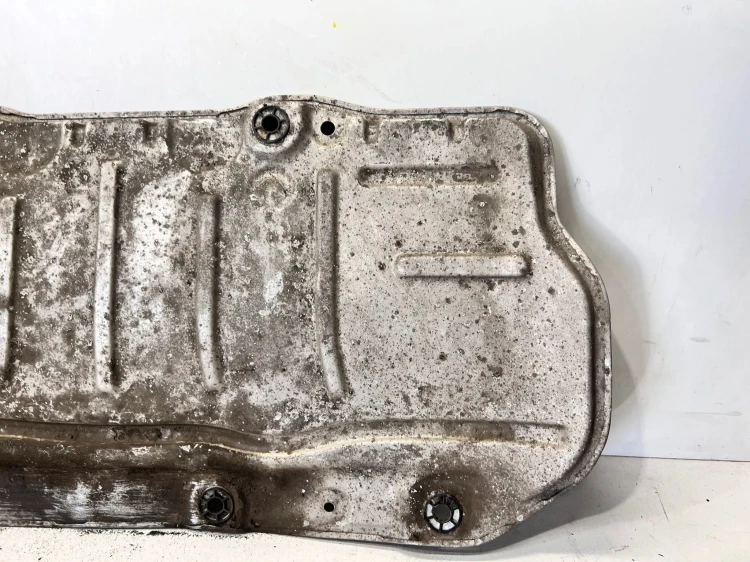 OSŁONA TERMICZNA PODWOZIA AUDI A3 8V A3 8Y SPORTBACK 5Q0825701E 2/26