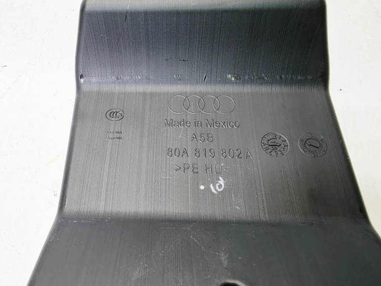 KIEROWNICA POWIETRZA PRAWA KANAŁ TUNEL AUDI Q5 FY 80A819802A