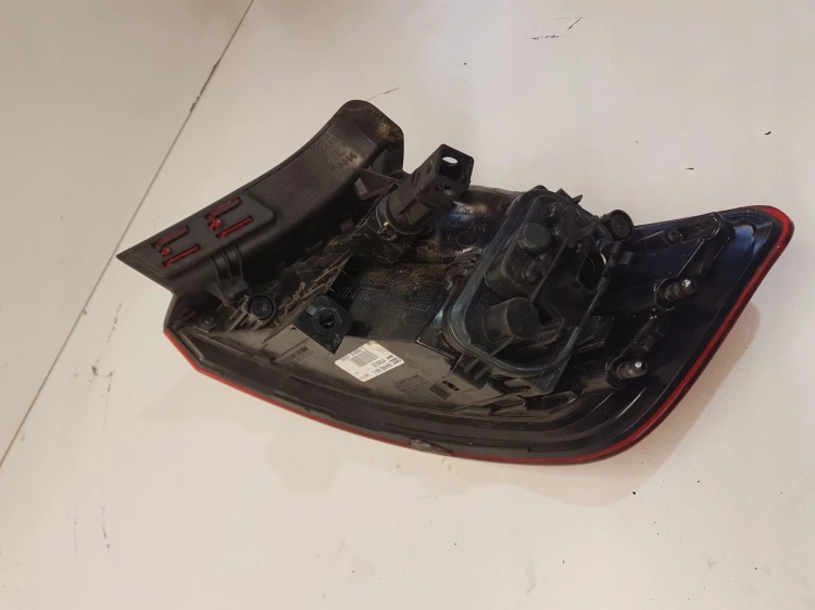 LAMPA LEWY TYŁ AUDI A3 8V SPORTBACK 8V4945095C