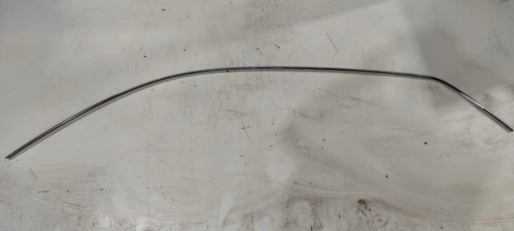 LISTWA KAROSERYJNA SZYBY CHROM LEWA AUDI A3 8V 8V3853703A