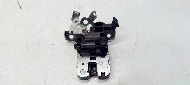 ZAMEK KLAPY TYŁ AUDI A3 A4 A6 A7 Q5 8R0827505