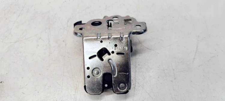 ZAMEK KLAPY TYŁ AUDI A3 A4 A6 A7 Q5 8R0827505