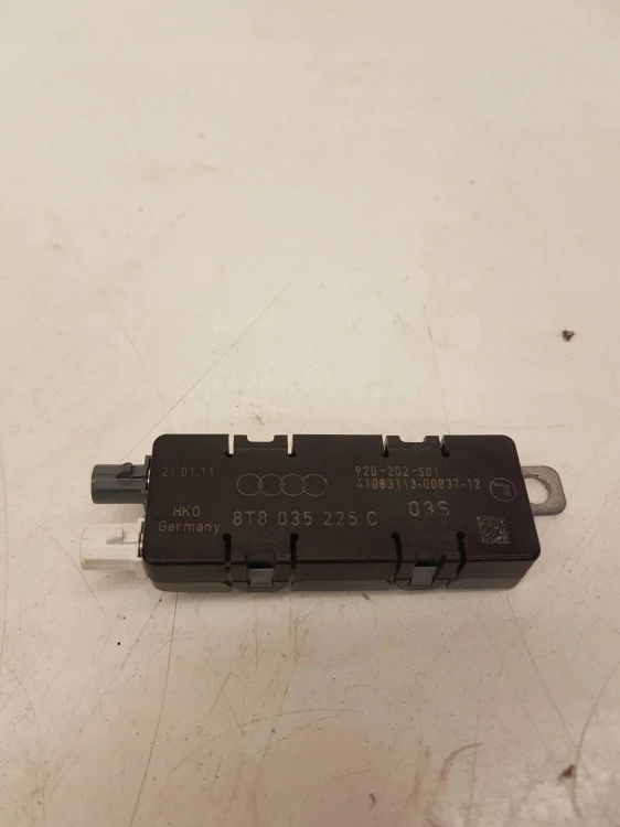 WZMACNIACZ ANTENY AUDI A5 8T8 LIFT 8T8035225C