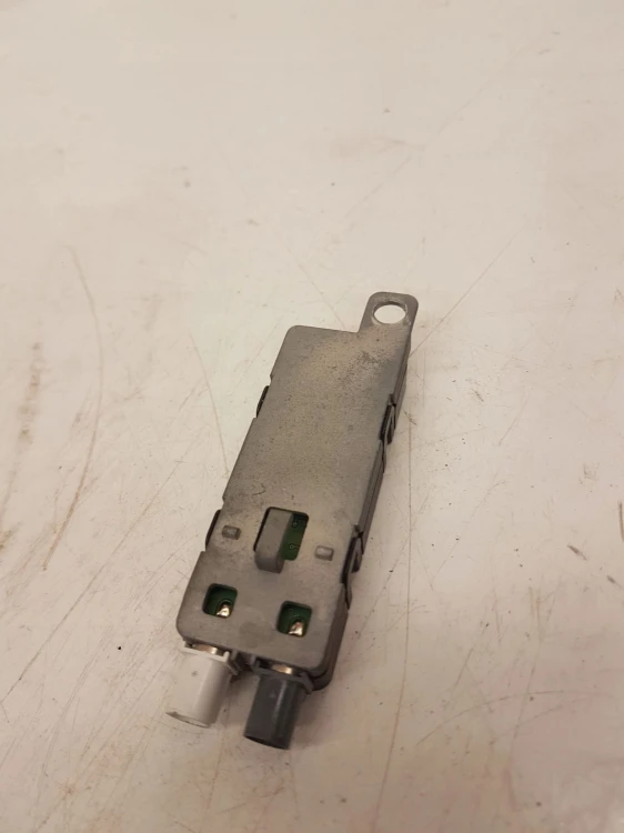 WZMACNIACZ ANTENY AUDI A5 8T8 LIFT 8T8035225C