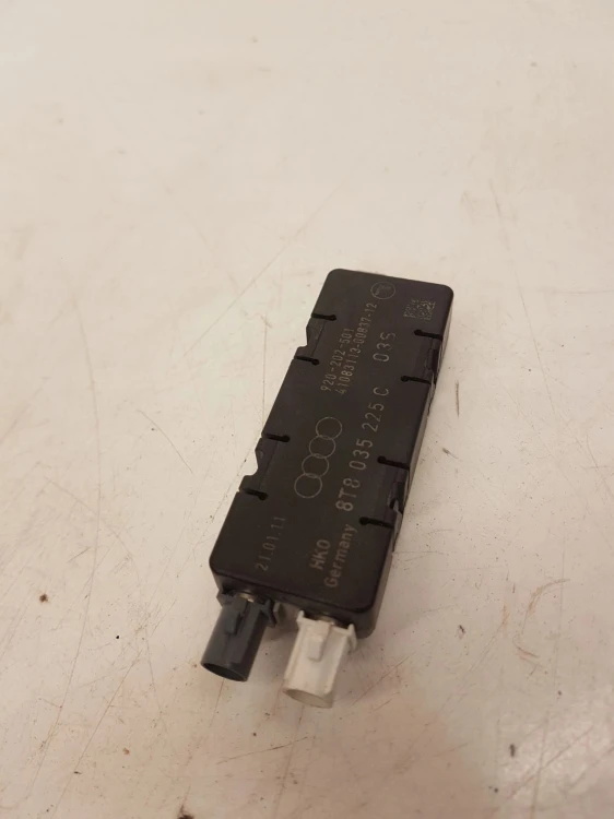 WZMACNIACZ ANTENY AUDI A5 8T8 LIFT 8T8035225C