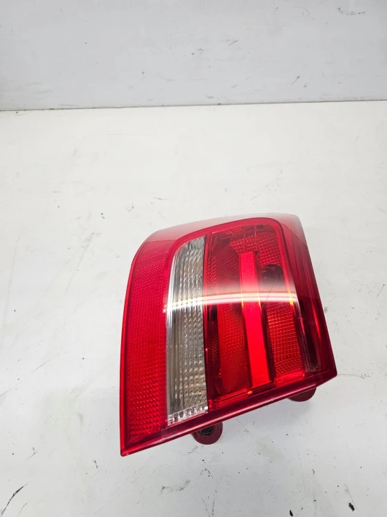 LAMPA LEWY TYŁ W BŁOTNIK AUDI A6 C7 4G9945095 NA ŻARÓWKI