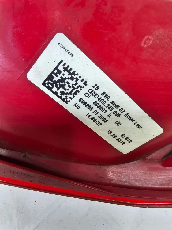 LAMPA LEWY TYŁ W BŁOTNIK AUDI A6 C7 4G9945095 NA ŻARÓWKI