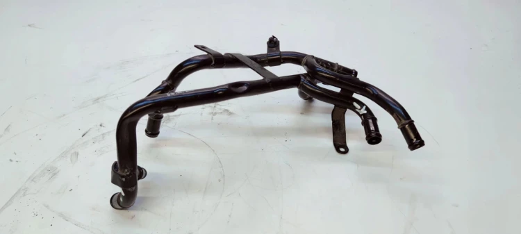 WĄŻ RURA RURKA WODY AUDI A4 B9 A5 2.0 TDI 04L122157BS