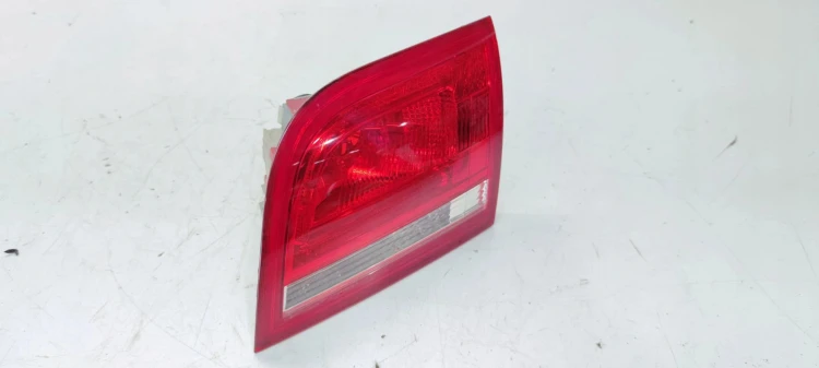 LAMPA PRAWY TYŁ W KLAPĘ LED AUDI A3 8P 8P4945094D *3*