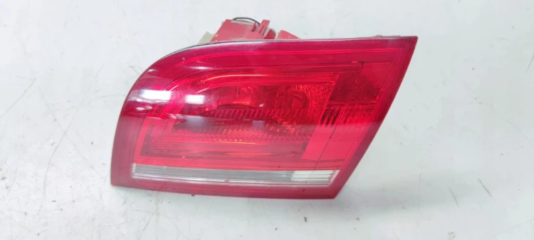 LAMPA PRAWY TYŁ W KLAPĘ LED AUDI A3 8P 8P4945094D *3*