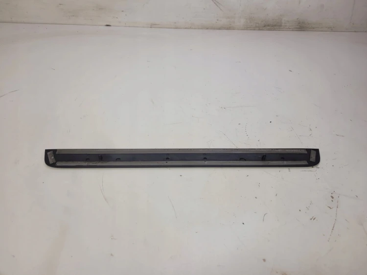 LISTWA PROGOWA PRAWY PRZÓD AUDI A4 B8 8K0853374