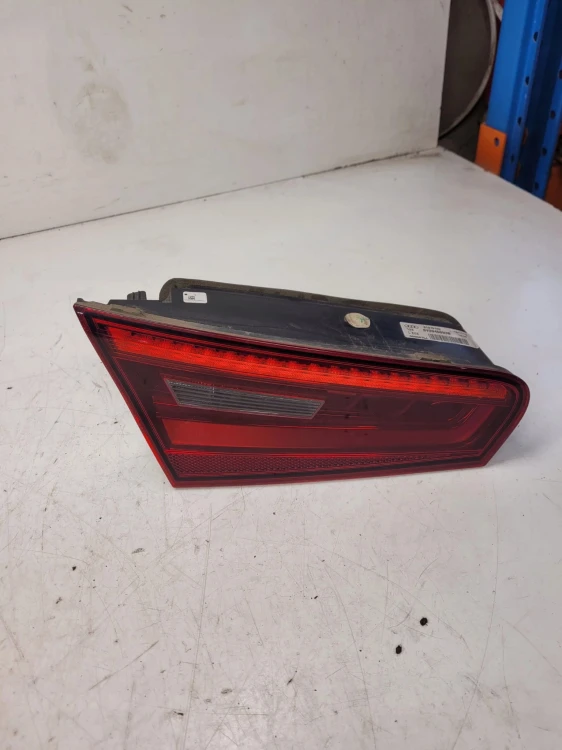 LAMPA LEWY TYŁ W KLAPĘ AUDI A3 8V 3D 8V3945093B
