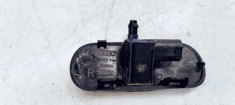 DYSZA SPRYSKIWACZA PRAWA AUDI A4 B8 A5 8T0955988B