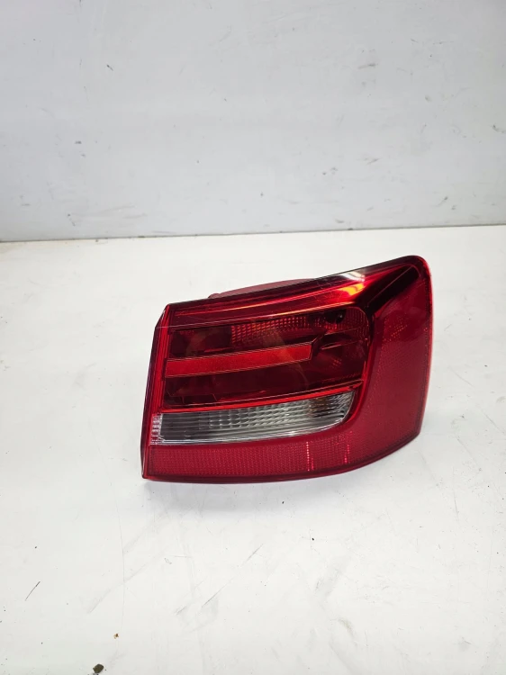 LAMPA PRAWY TYŁ W BŁOTNIK AUDI A6 C7 4G9945096 NA ŻARÓWKI