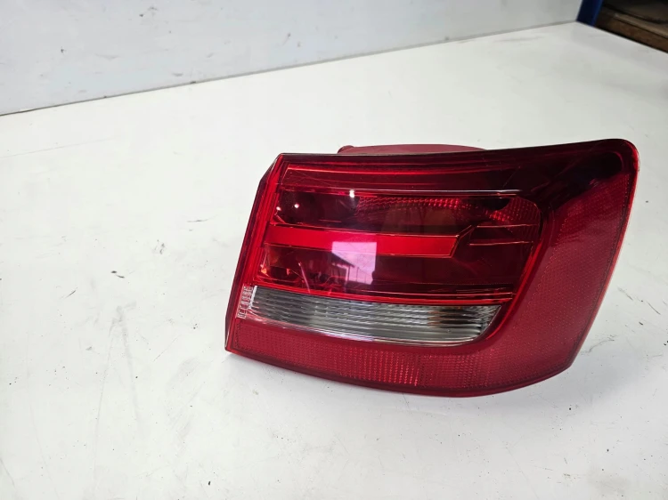 LAMPA PRAWY TYŁ W BŁOTNIK AUDI A6 C7 4G9945096 NA ŻARÓWKI