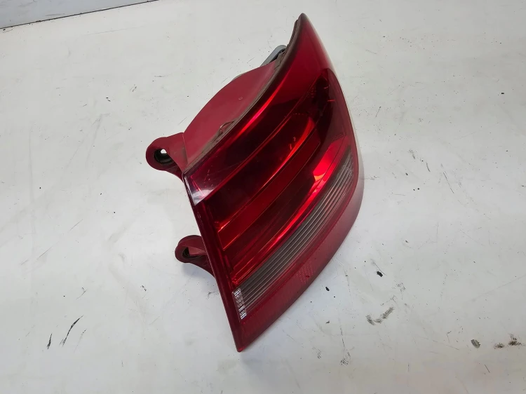 LAMPA PRAWY TYŁ W BŁOTNIK AUDI A6 C7 4G9945096 NA ŻARÓWKI