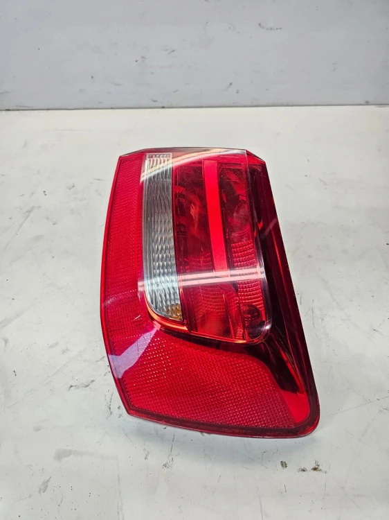LAMPA PRAWY TYŁ W BŁOTNIK AUDI A6 C7 4G9945096 NA ŻARÓWKI