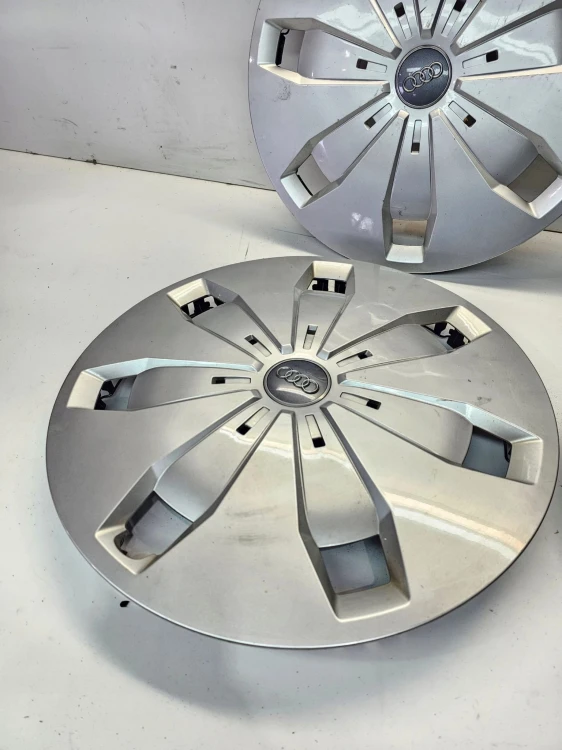 KOŁPAK KOŁPAKI ORYGINALNE AUDI A1 A3 A4 A5 Q3 Q5 KOMPLET 81A601147 R16