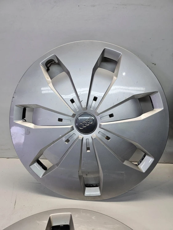 KOŁPAK KOŁPAKI ORYGINALNE AUDI A1 A3 A4 A5 Q3 Q5 KOMPLET 81A601147 R16
