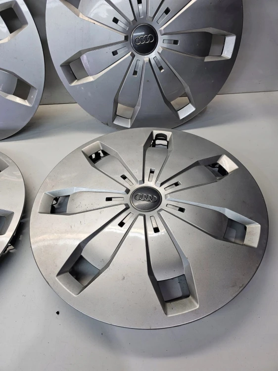 KOŁPAK KOŁPAKI ORYGINALNE AUDI A1 A3 A4 A5 Q3 Q5 KOMPLET 81A601147 R16