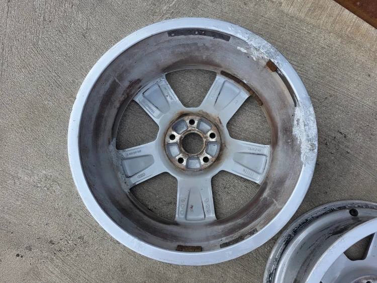 FELGI FELGA KOMPLET VW SKODA AUDI A3 A4 A6 7.5J R18 ET54 8P0601025S 21/26