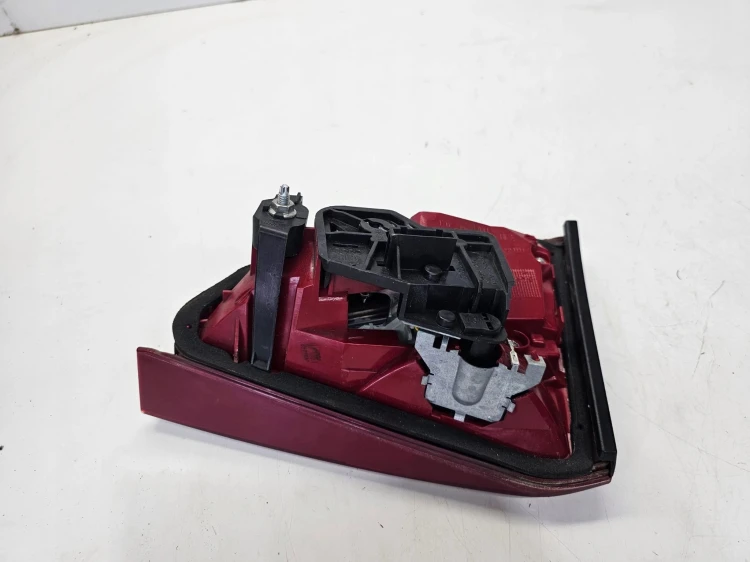 LAMPA LEWY TYŁ LED W KLAPE AUDI A4 B8 SEDAN 8K5945093K