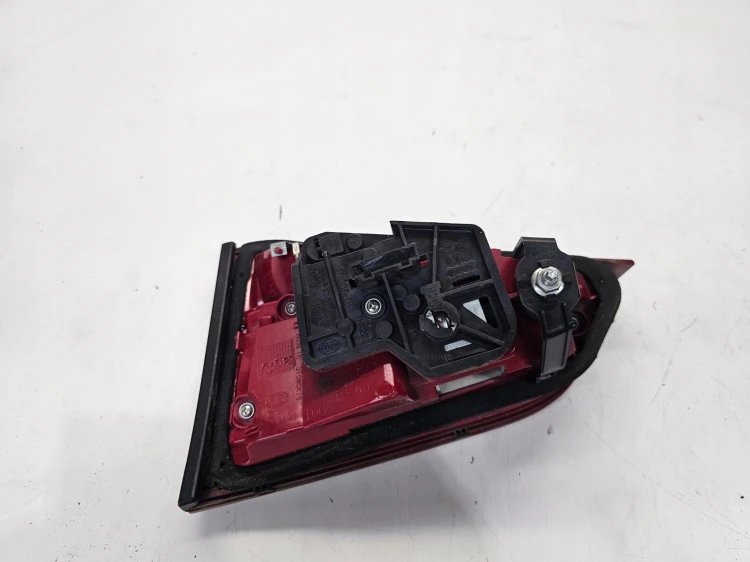 LAMPA LEWY TYŁ LED W KLAPE AUDI A4 B8 SEDAN 8K5945093K