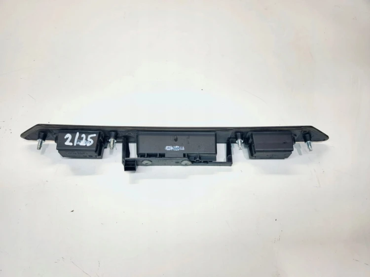 BLENDA PODŚWIETLENIE TABLICY REJ. AUDI A3 8P A4 B7 A6 C6 8P4827574 2/25