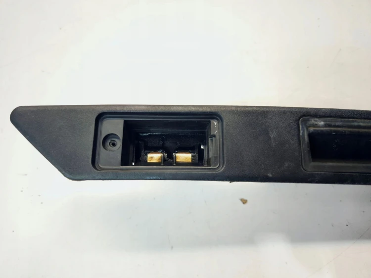 BLENDA PODŚWIETLENIE TABLICY REJ. AUDI A3 8P A4 B7 A6 C6 8P4827574 2/25