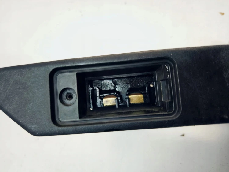 BLENDA PODŚWIETLENIE TABLICY REJ. AUDI A3 8P A4 B7 A6 C6 8P4827574 2/25
