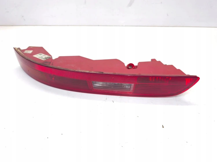 LAMPA PRAWY TYŁ W ZDERZAK AUDI Q3 8U 8U0945096