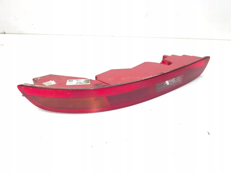 LAMPA PRAWY TYŁ W ZDERZAK AUDI Q3 8U 8U0945096