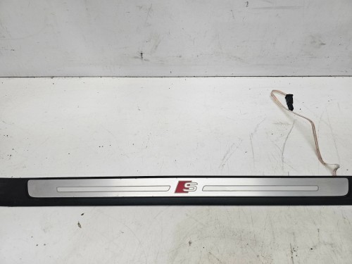 LISTWA PROGOWA WEWNĘTRZNA PRAWY PRZÓD AUDI A4 B9 8W0947818A