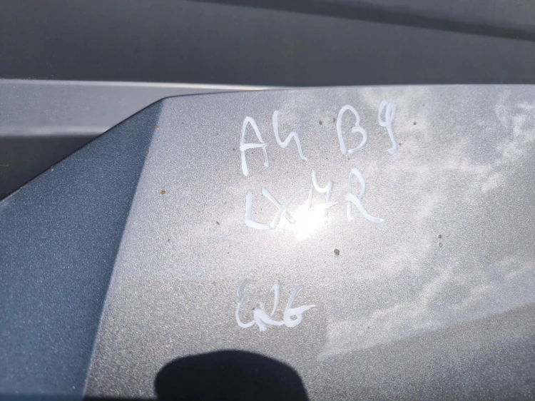 MASKA POKRYWA SILNIKA AUDI A4 B9 8W ORYGINAŁ LX7R !!!