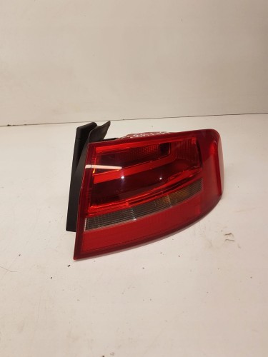 LAMPA PRAWY TYŁ W BŁOTNIK AUDI A4 B8 8K5945096AA
