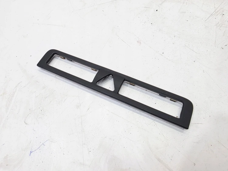 RAMKA PANELU KONSOLI AUDI A3 8P 8P0863321B