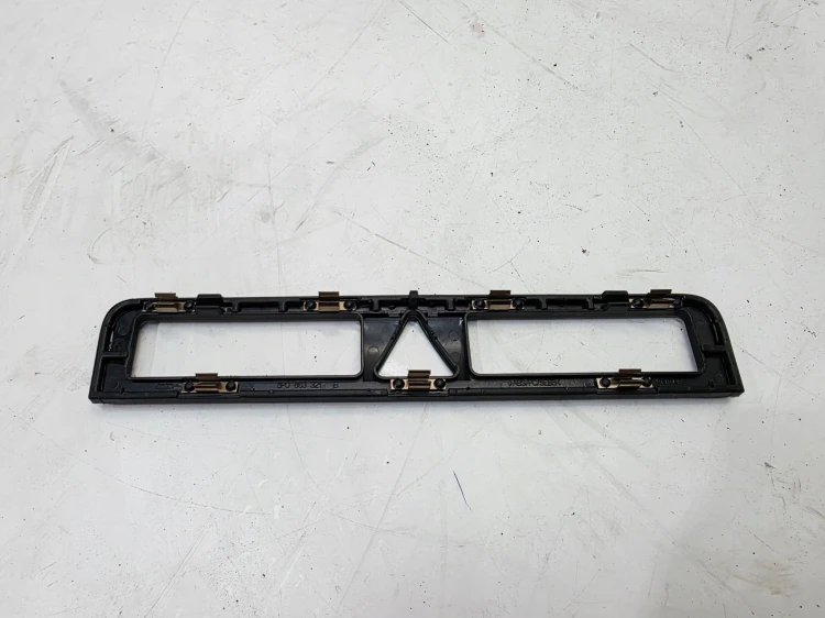 RAMKA PANELU KONSOLI AUDI A3 8P 8P0863321B