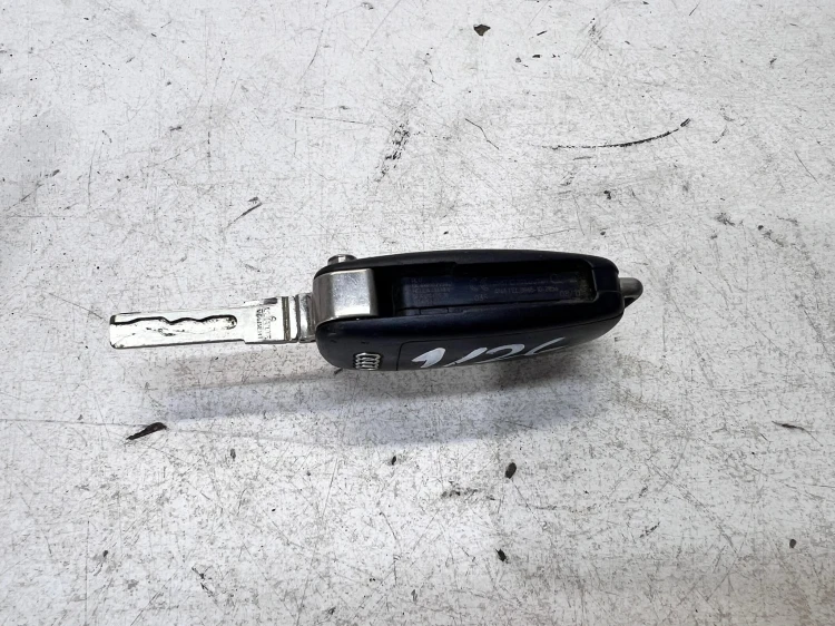 KLUCZYK PILOT SCYZORYK AUDI A1 8X Q3 8U 8X0837220D 1/26