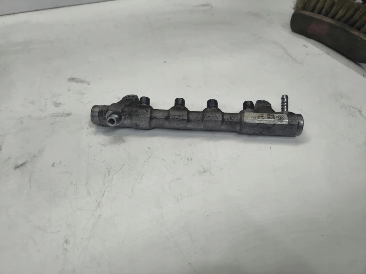 LISTWA WTRYSKOWA AUDI VOLKSWAGEN SEAT SKODA 1.6 2.0 TDI CR 03L130089J