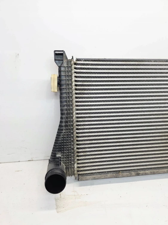 CHŁODNICA POWIETRZA INTERCOOLER AUDI VOLKSWAGEN SEAT SKODA 5Q0145803N